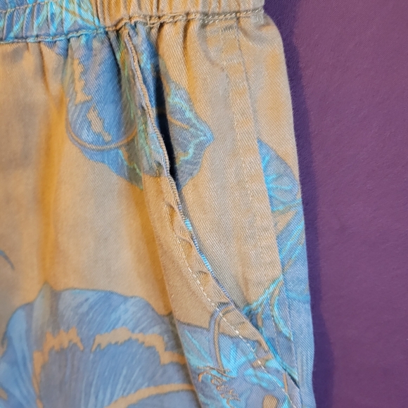 Kavu Tan and Blue Leaf Print Mini Skirt. Size M - Picture 5 of 7